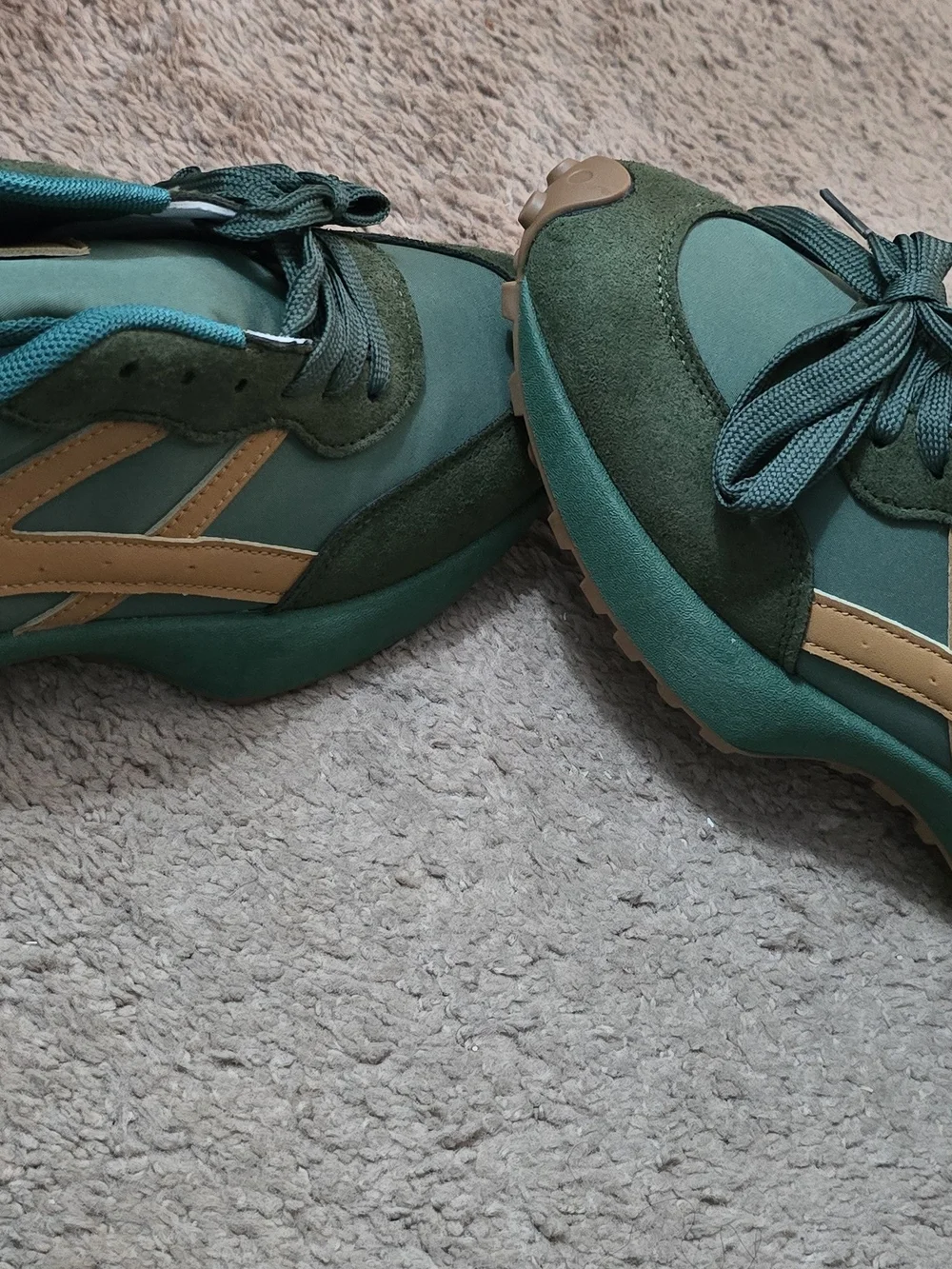 Men’s Green Casual Sneakers